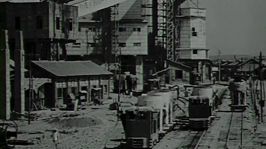 工业现代化发展史工业发展黑白影像资料现代化基础建设铁路运输钢筋混凝土建设视频的预览图