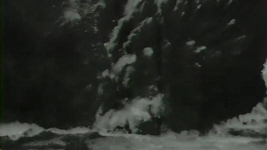 汉江水利枢纽开江开河人力填江断河上世纪水利工程影像江水河流大兴土木兴修水利黑白影像资料视频的预览图