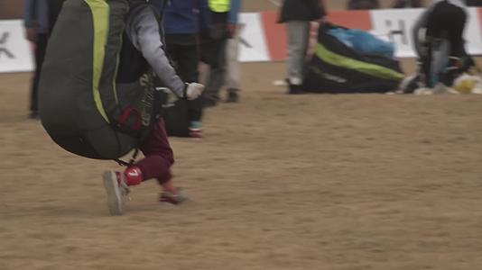 滑翔伞基地训练比赛6视频的预览图