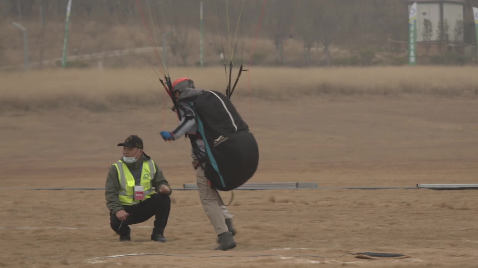 滑翔伞基地训练比赛7视频的预览图
