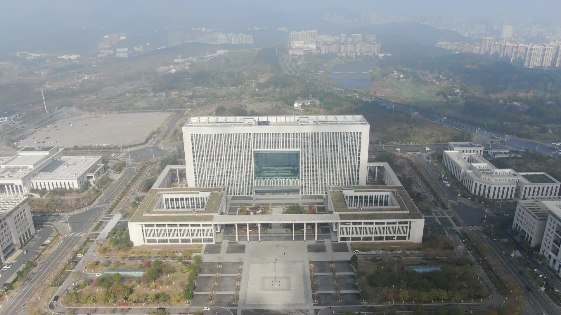 行政服务中心大楼视频的预览图