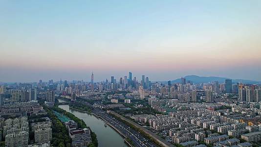 南京全景金鹰日落中华门明城墙夜景视频的预览图