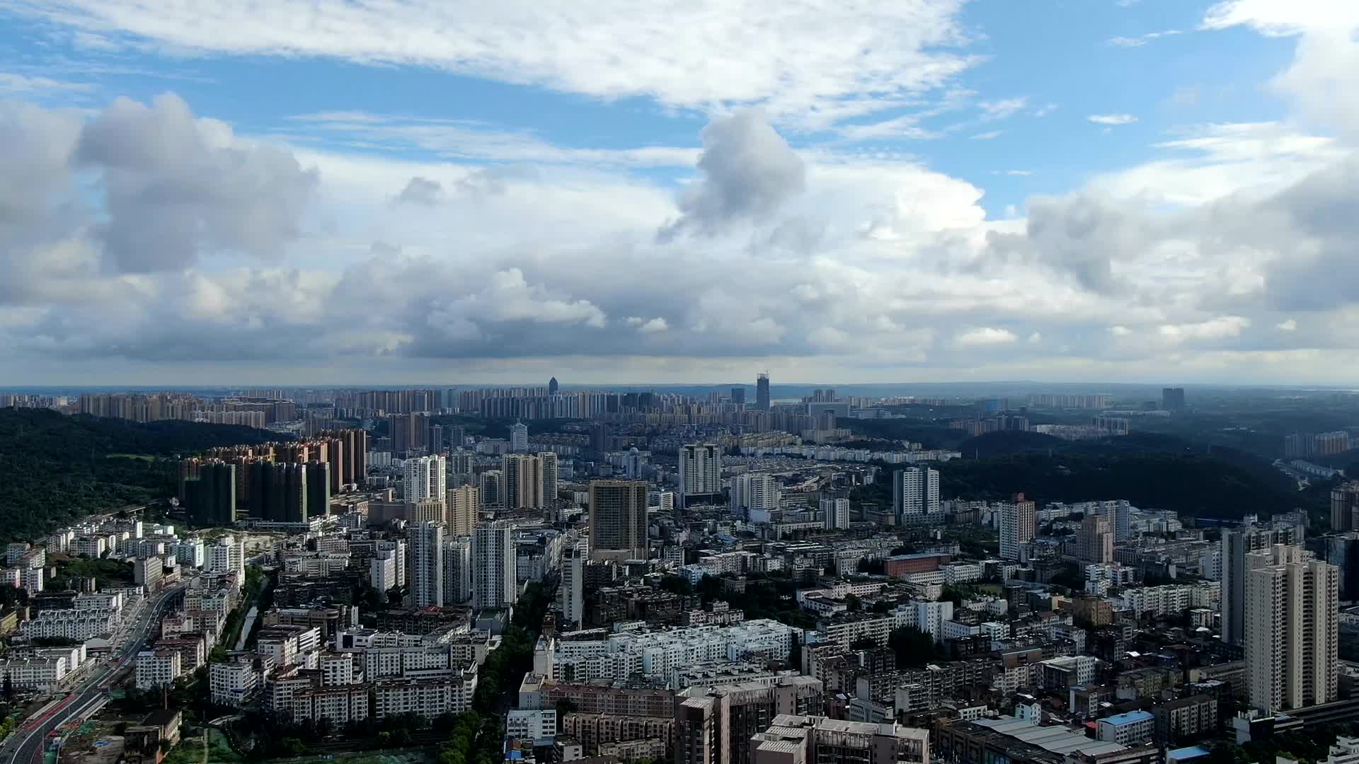 晴空万里城市航拍延时视频的预览图