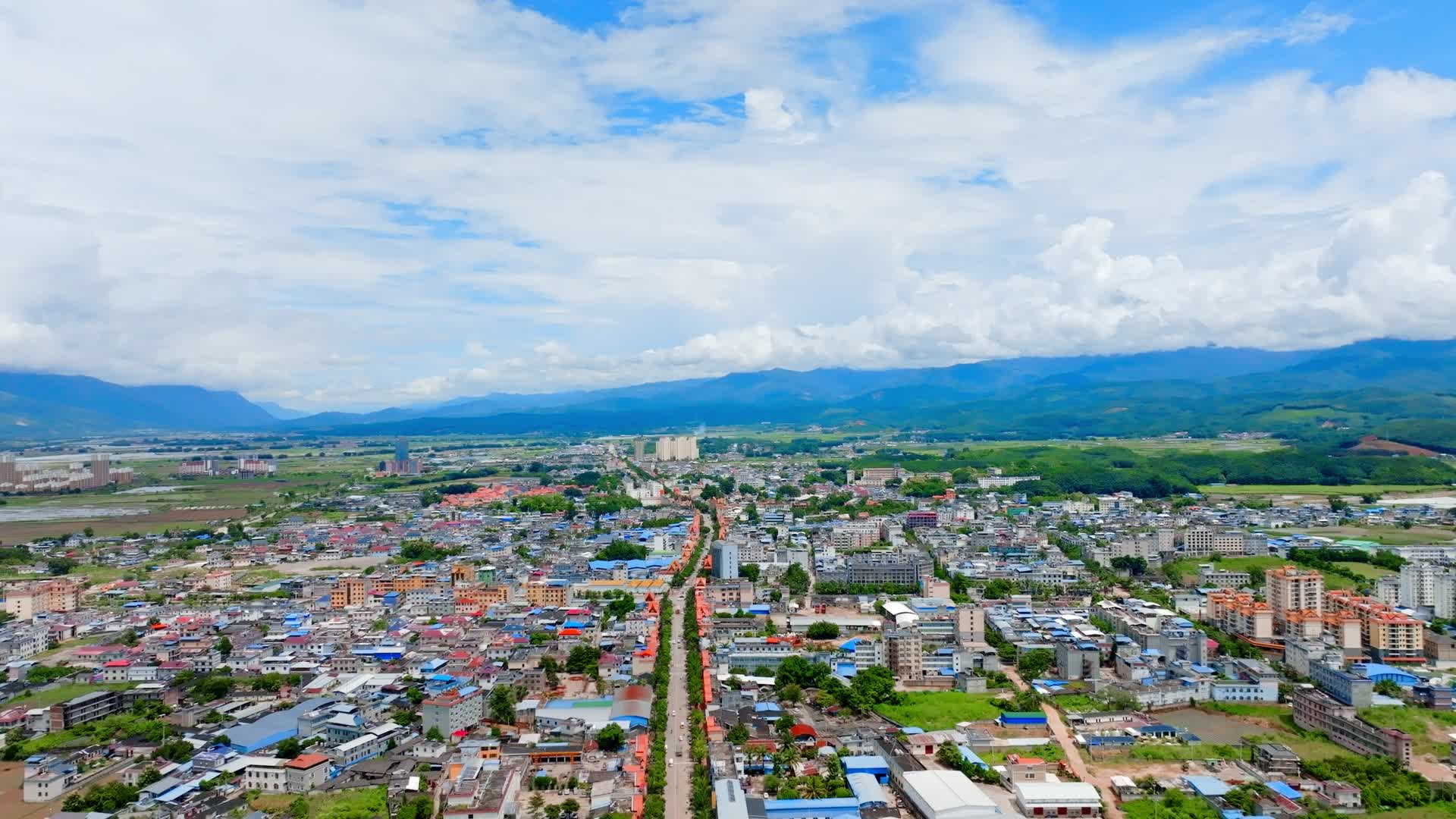 临沧耿马孟定城市村镇全景全貌地标建筑航拍视频的预览图