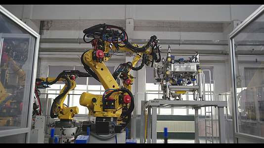 工厂科技智能机械臂视频的预览图