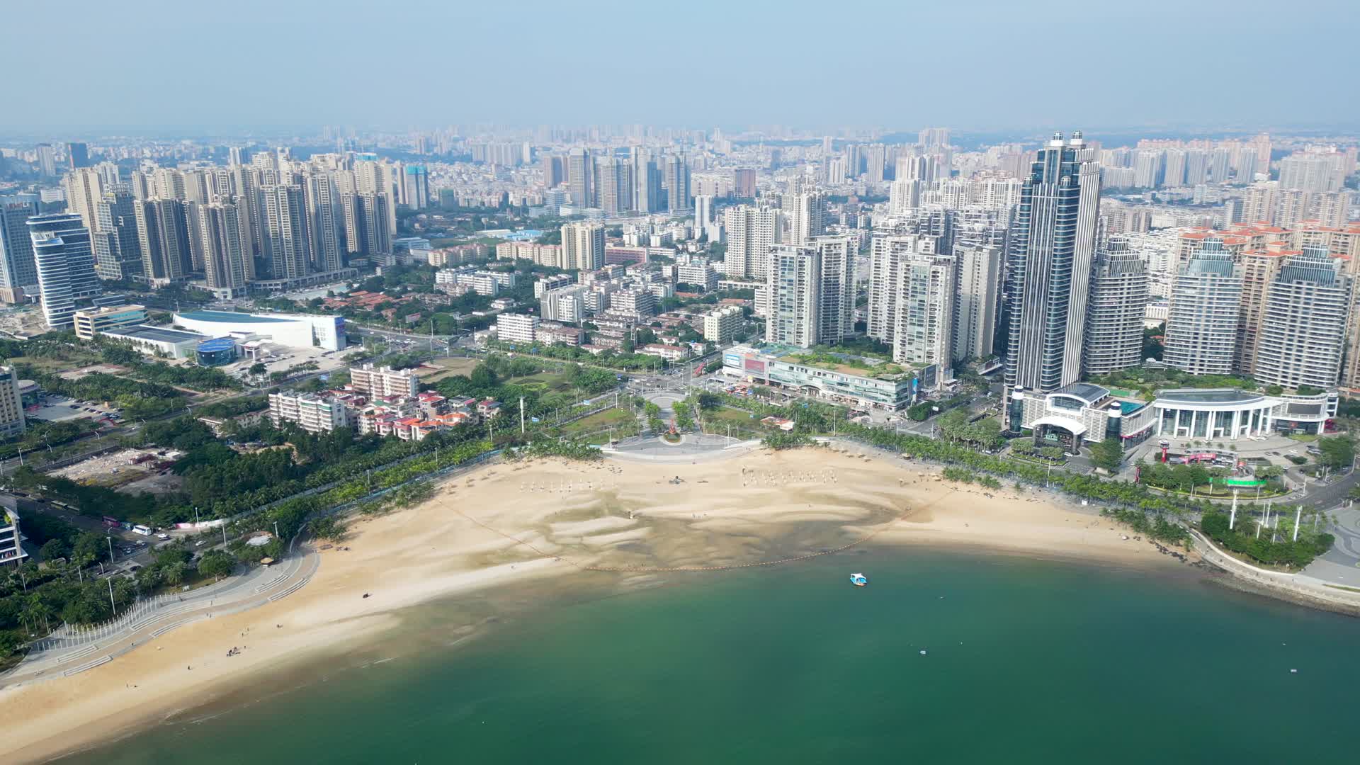 广东湛江金沙湾海滩航拍4K60视频的预览图