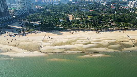 广东珠海海滨浴场沙滩航拍4K60视频的预览图