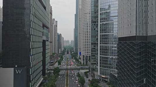 航拍广州城市道路车流视频的预览图