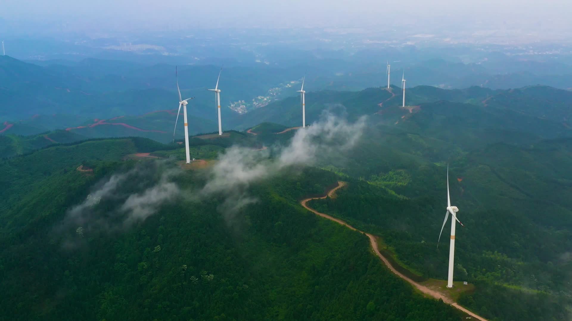 华润电力风车航拍云雾缭绕视频的预览图