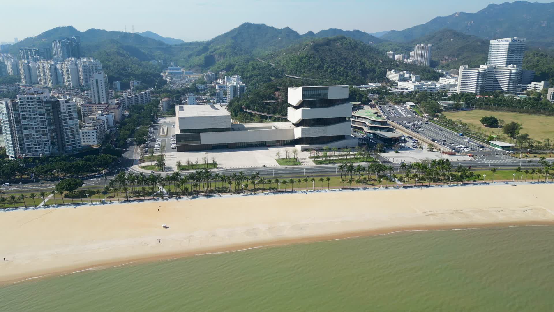广东珠海海天公园沙滩航拍4K60视频的预览图