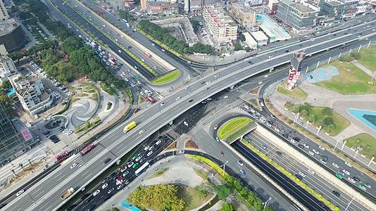 广东珠海城市高架桥航拍4K60视频的预览图