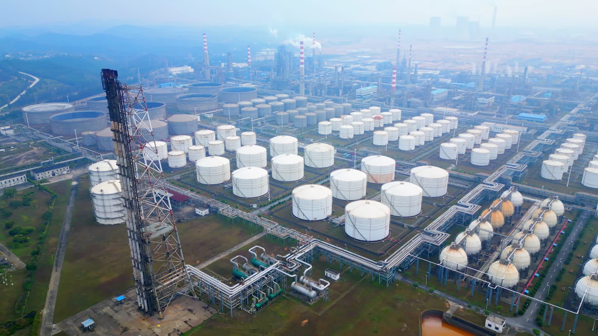 4K中国石油油库油站油库天然气站视频的预览图