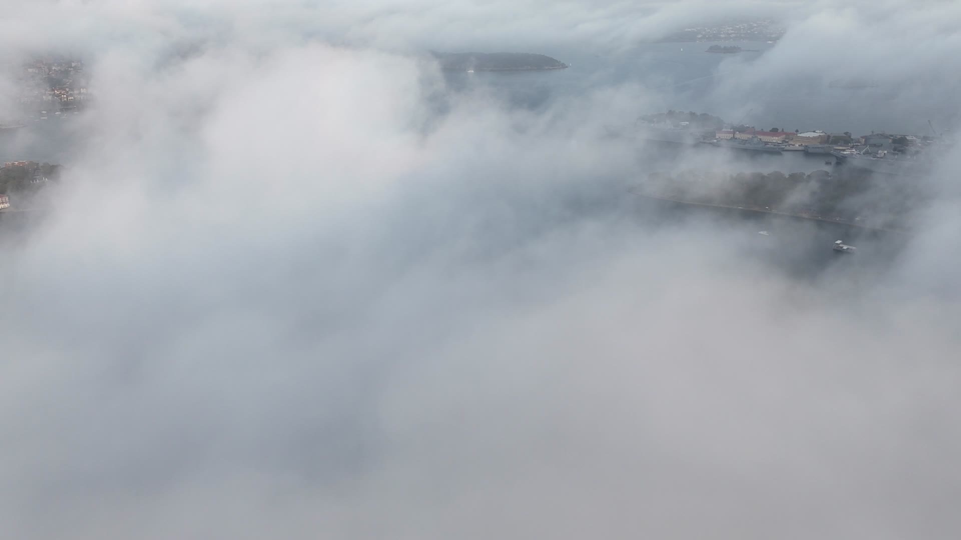 穿云航拍悉尼达令港风光4K视频的预览图