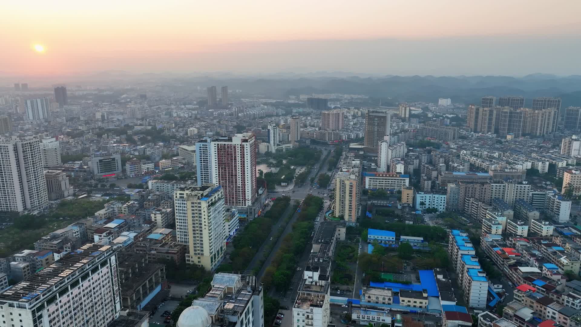 4K钦州湾广场广西钦州城市航拍日出日落视频的预览图