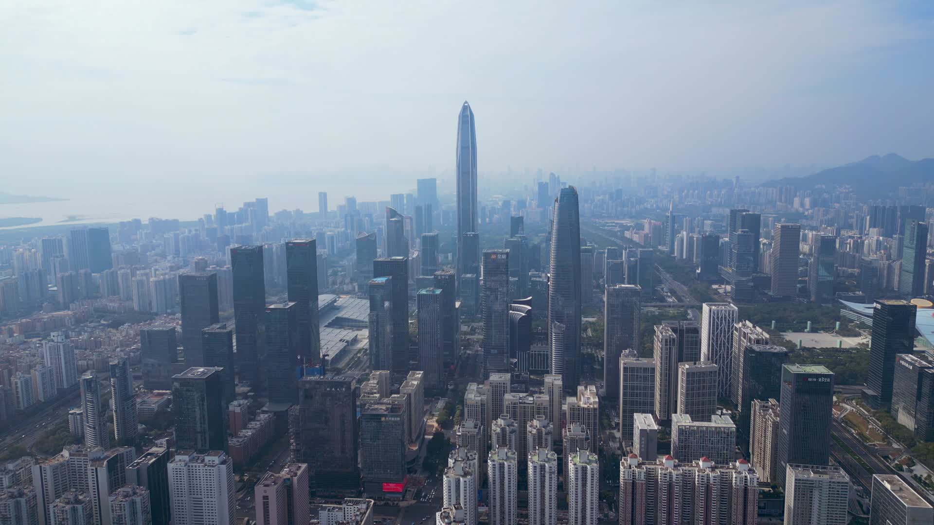深圳平安金融中心城市航拍4K60视频的预览图