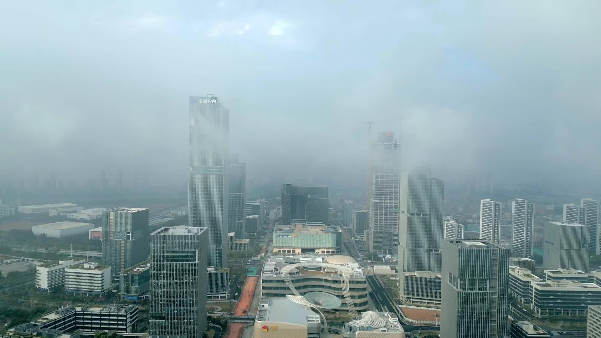 航拍合集冬季平流雾中的厦门环东海域新城视频的预览图