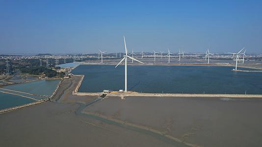 新能源风力发电风车环保海上风电视频的预览图