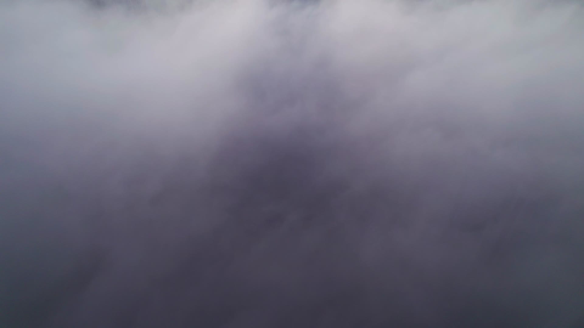淮安市中心晨雾4k航拍视频的预览图