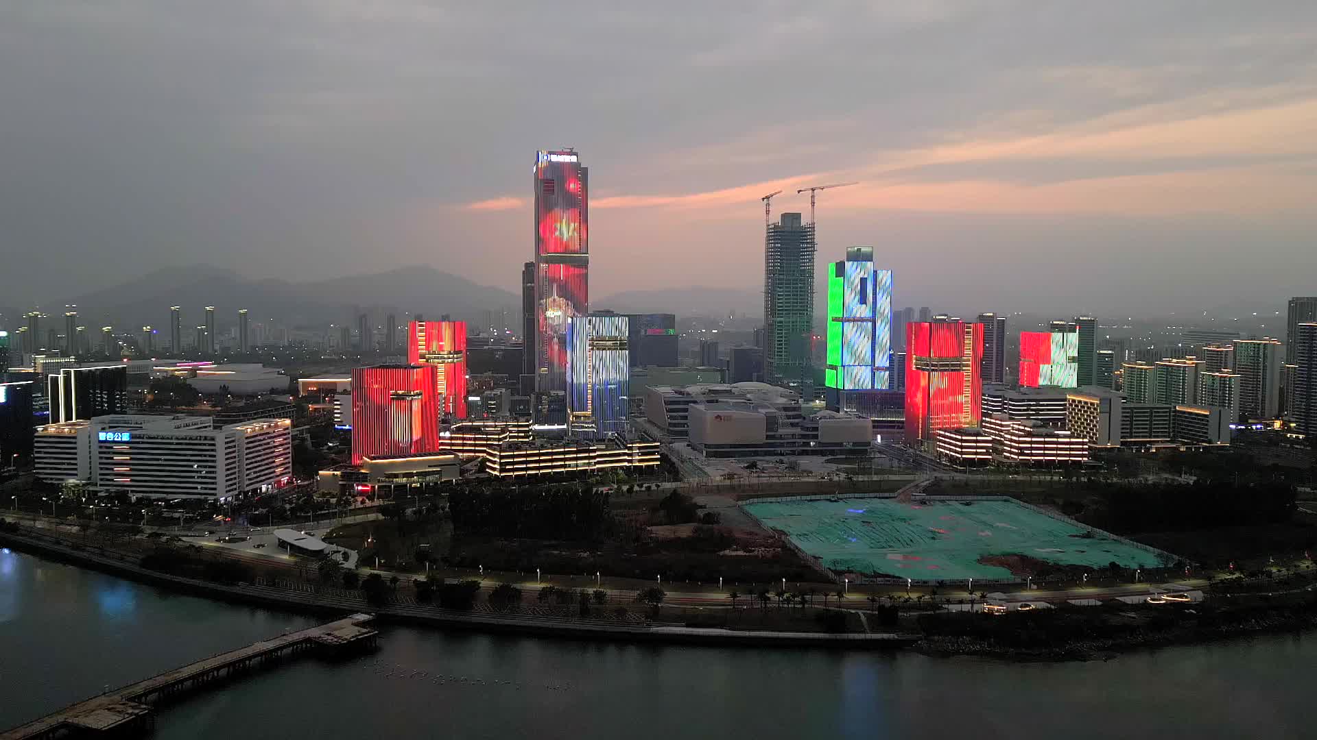 厦门环东海域新城华灯初上时东岸航拍视频的预览图