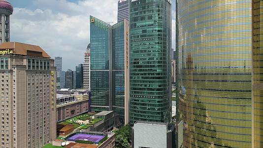 航拍城市上海金融区摩天大楼建筑物视频的预览图