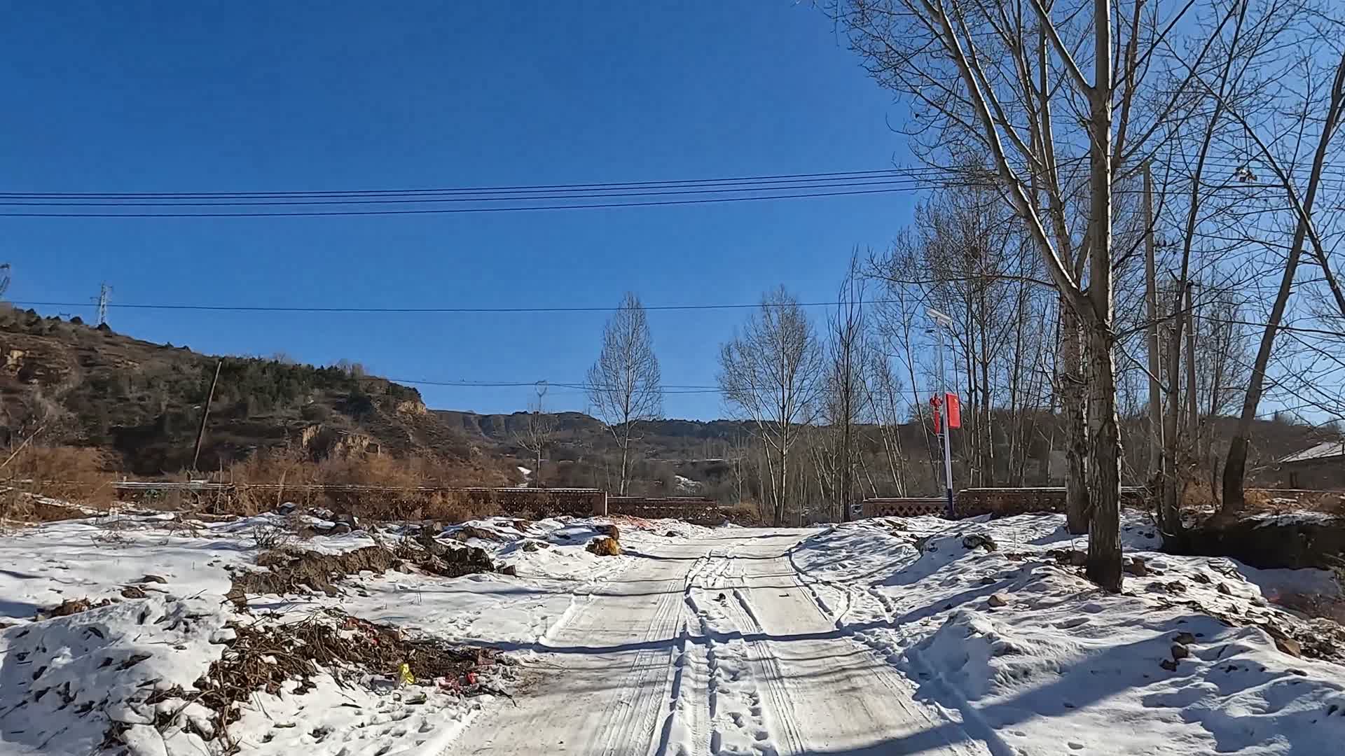 下雪的农村道路视频的预览图