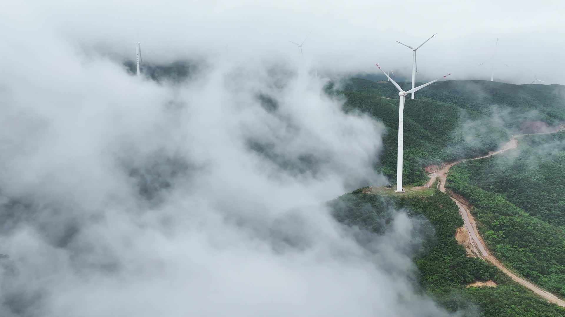 风力发电清洁能源云海风车视频的预览图