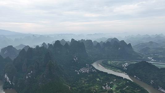 航拍中国桂林山水喀斯特地貌视频的预览图