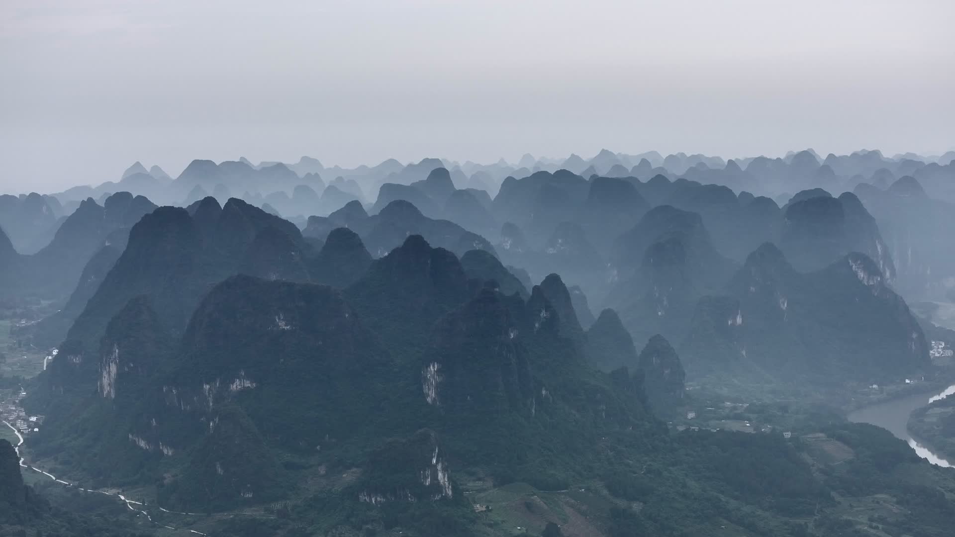 桂林山水喀斯特地貌视频的预览图