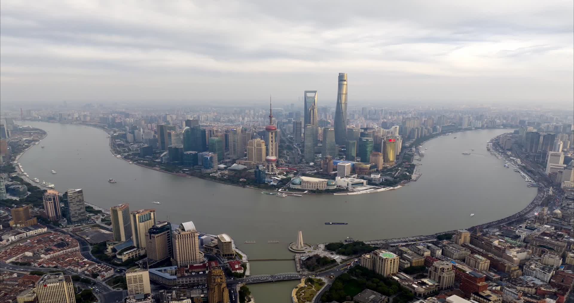 延时上海外滩陆家嘴东方明珠航拍视频的预览图