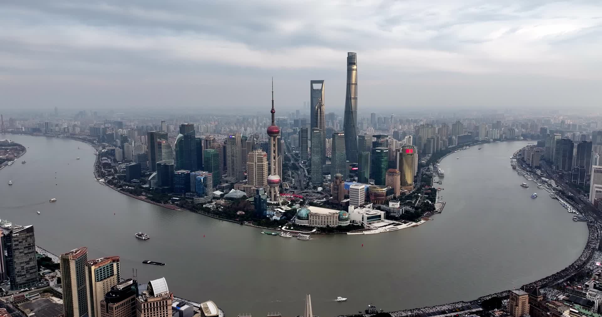 上海外滩陆家嘴东方明珠航拍视频的预览图