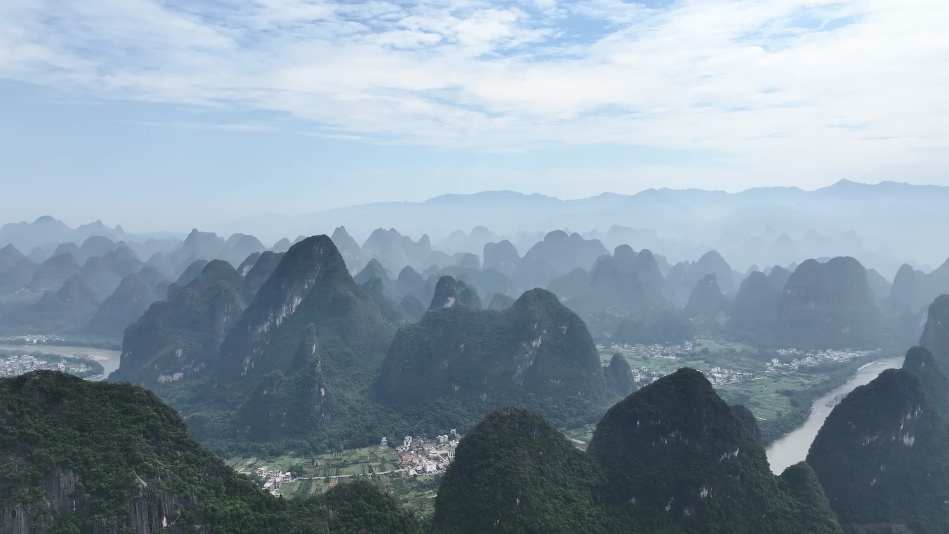 桂林山水喀斯特地貌视频的预览图