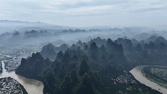 航拍桂林山水喀斯特地貌视频的预览图