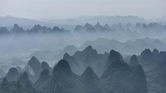 桂林喀斯特地貌风光视频的预览图