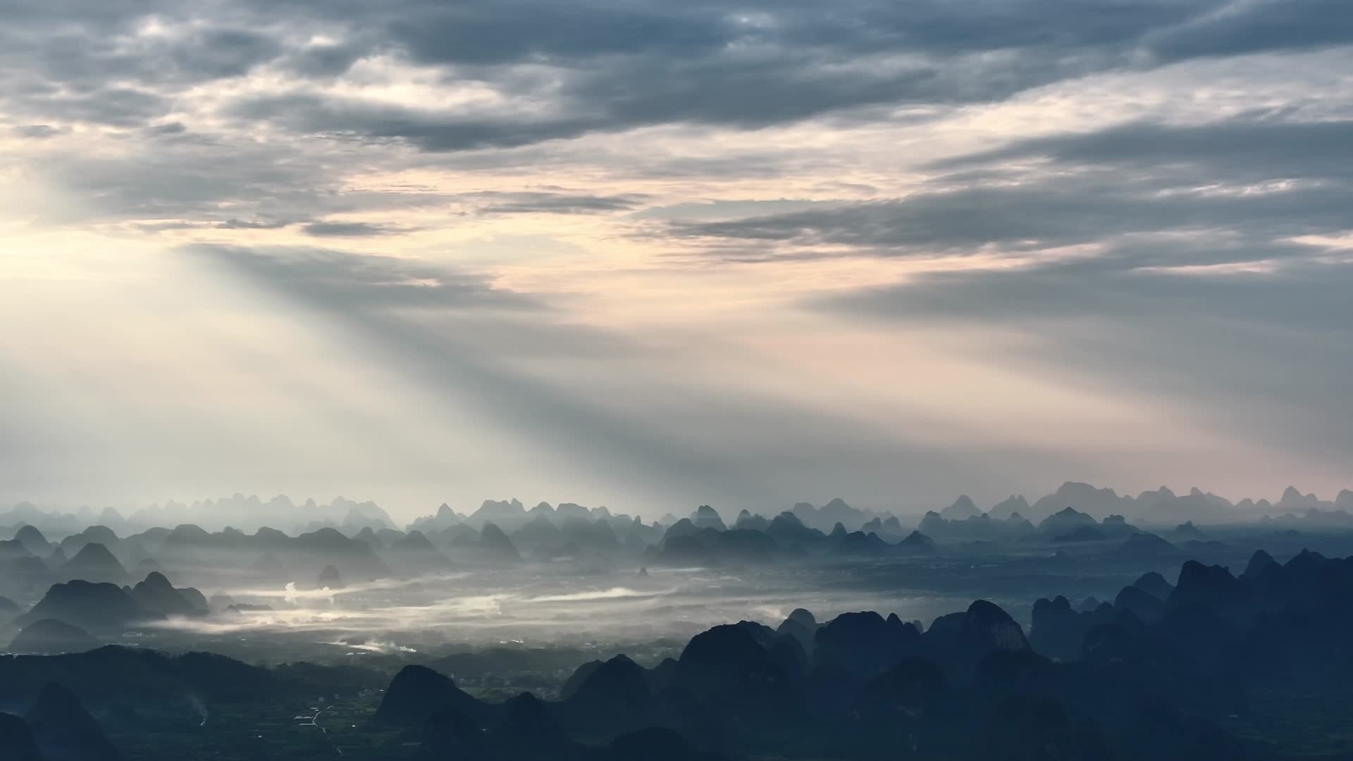 桂林风光绝美航拍视频的预览图