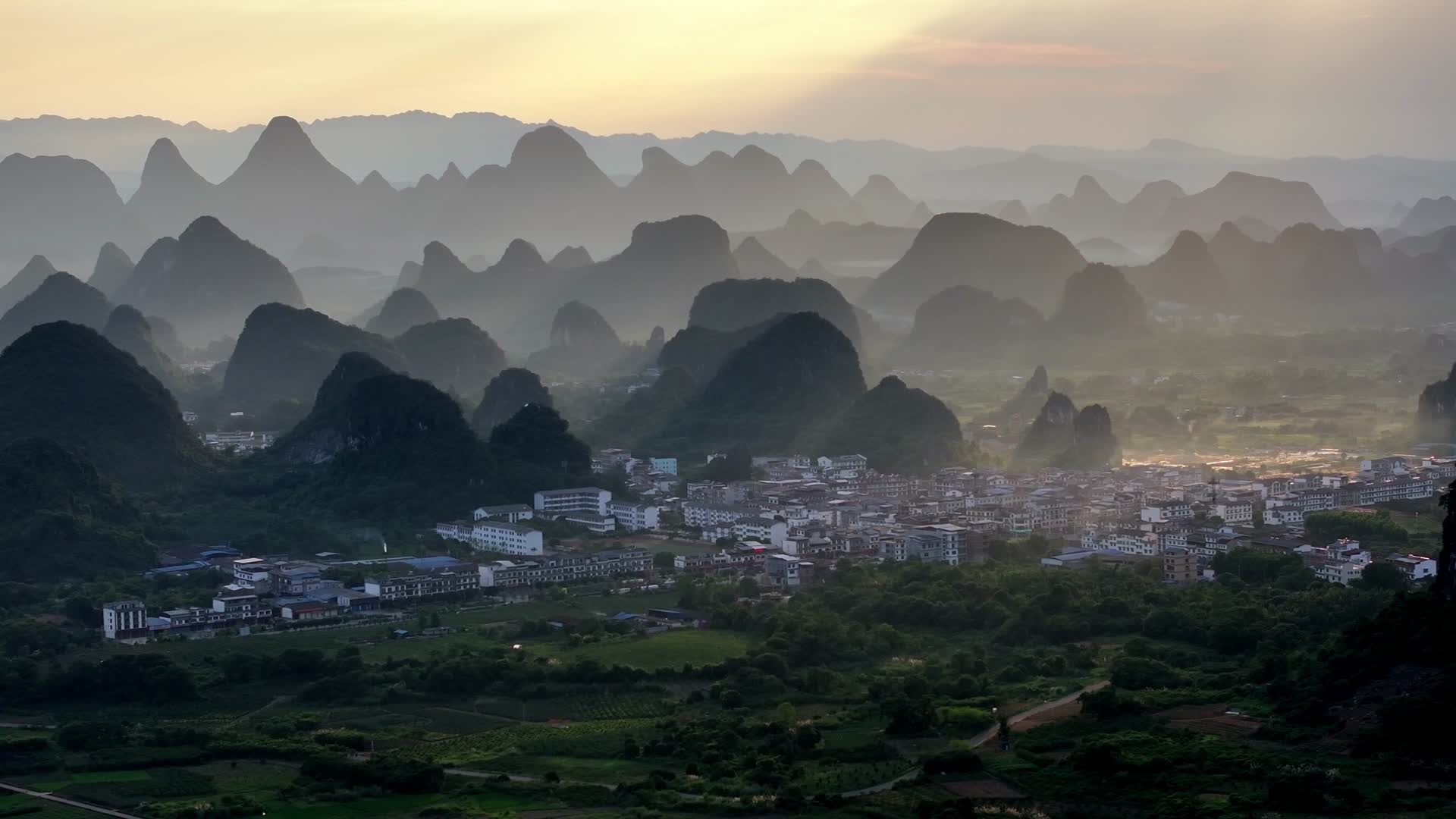 桂林风光绝美航拍视频的预览图