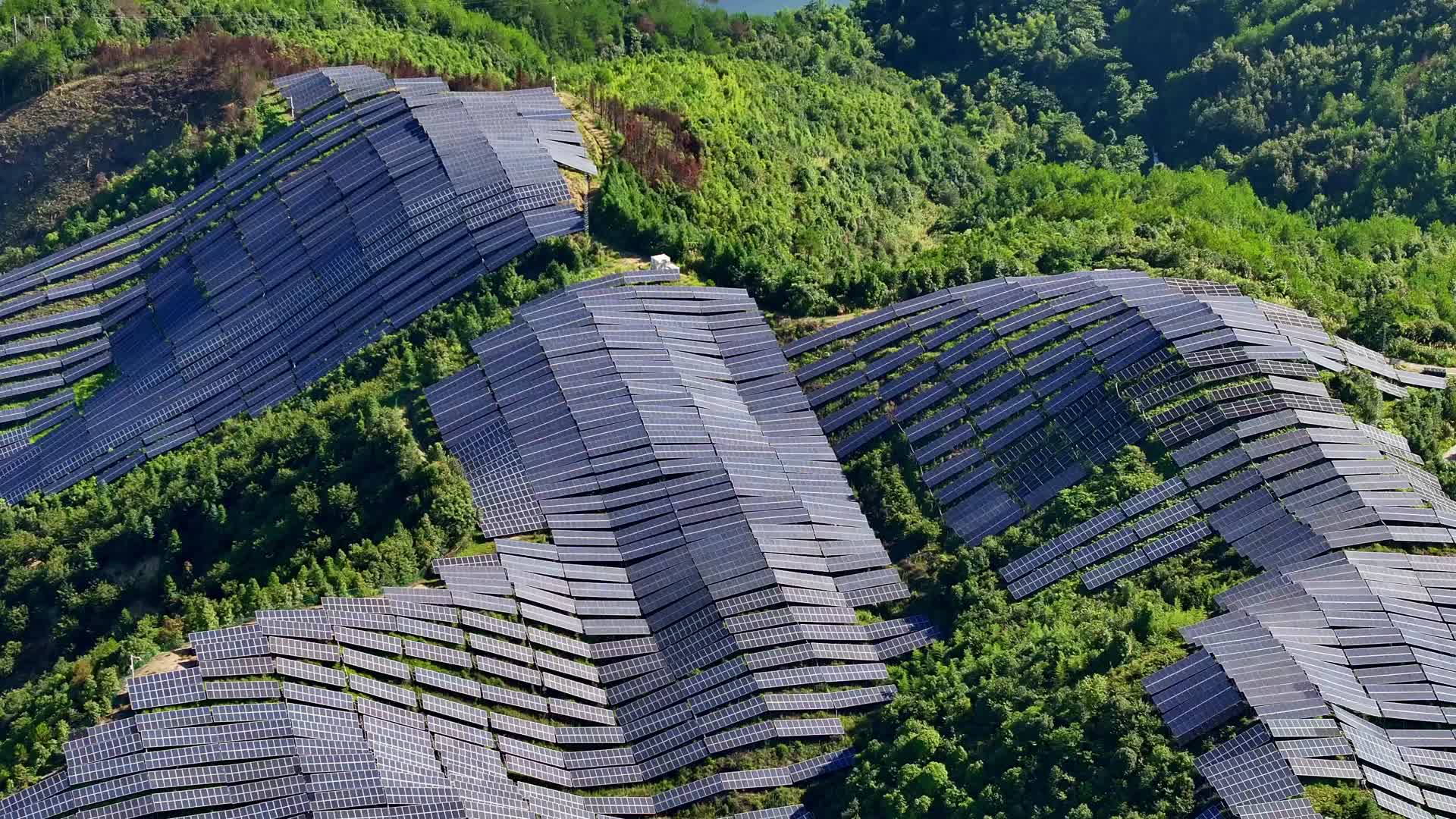 新能源太阳能光伏发电站视频的预览图
