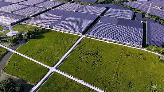 平原太阳能发电站新能源光伏发电视频的预览图