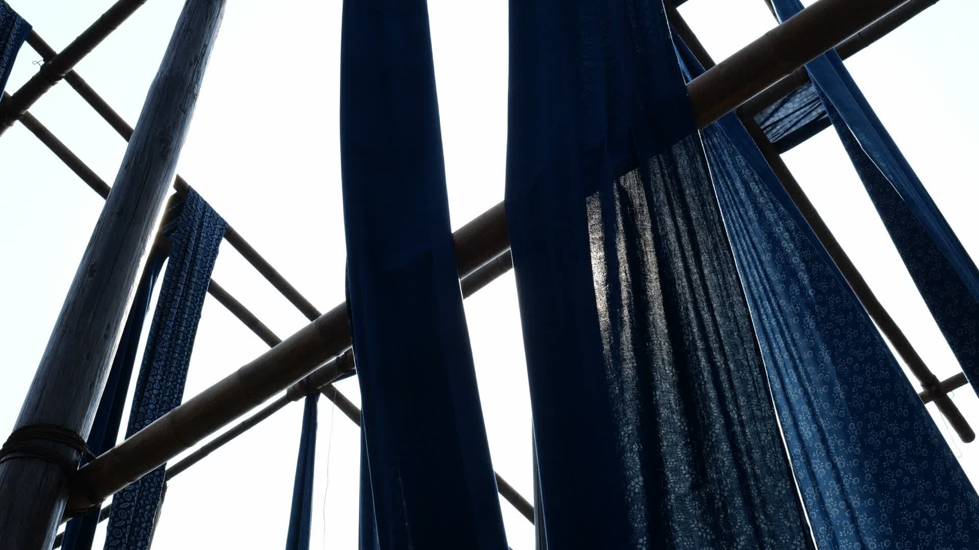 染坊蓝印花布传统染布房布料视频的预览图