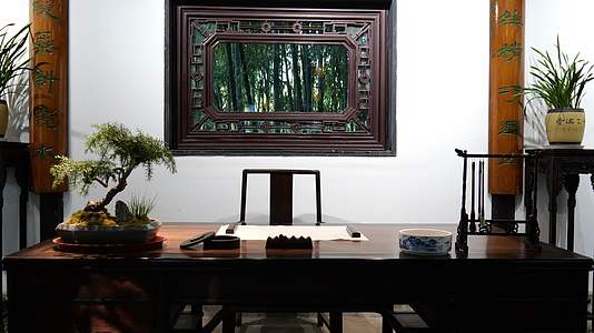 中式古典书房书桌视频的预览图