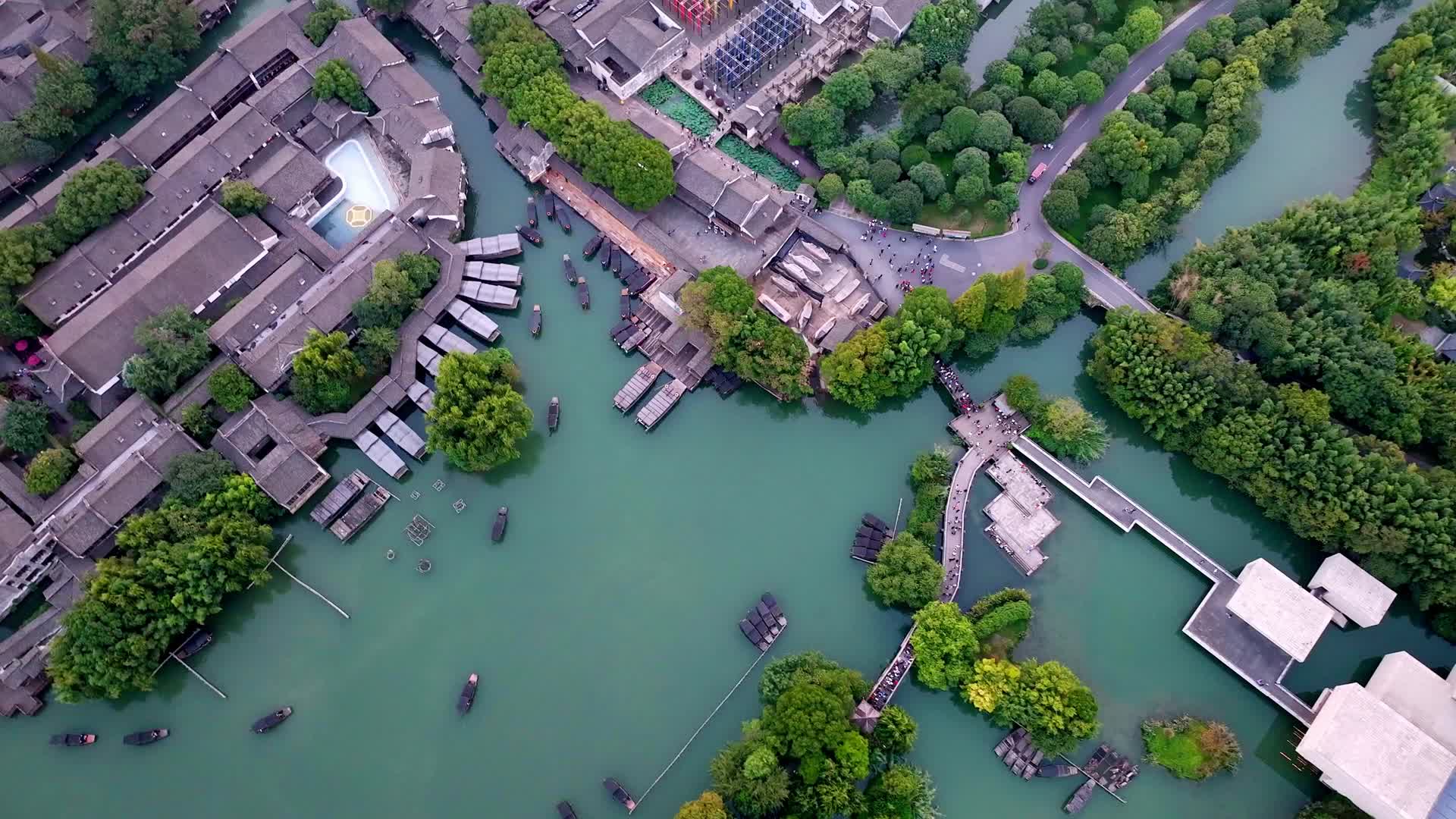 航拍著名古镇乌镇景区视频的预览图