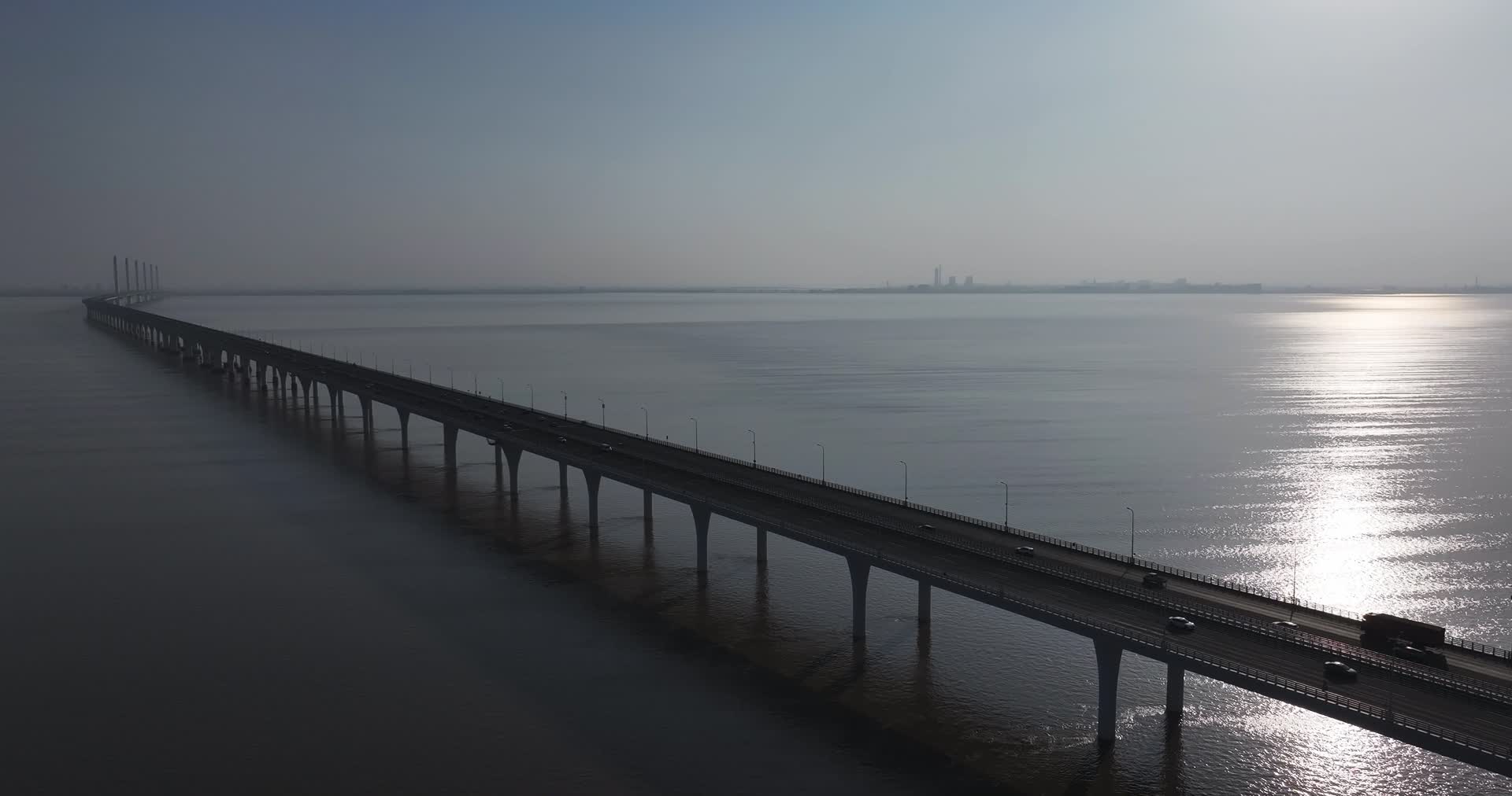 嘉绍大桥航拍视频的预览图