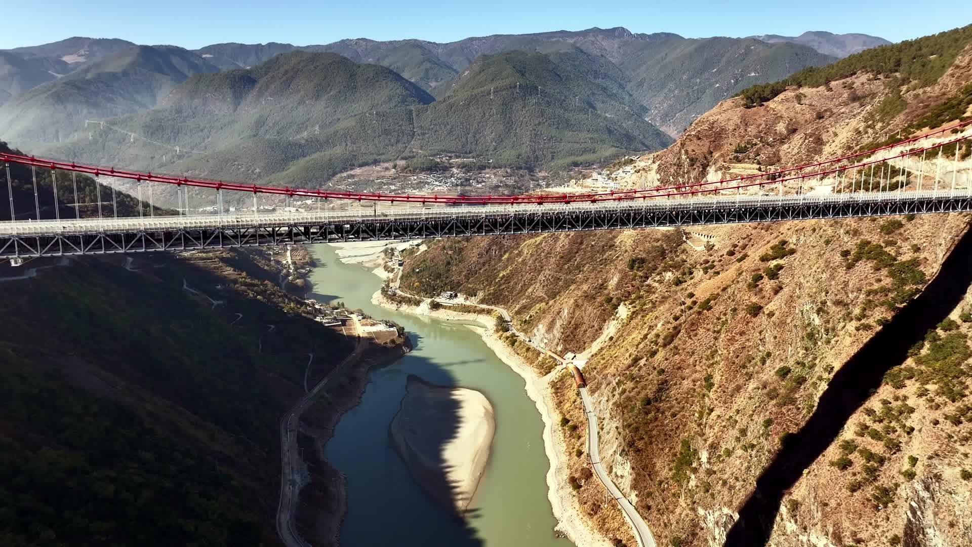 航拍云南金沙江特大桥日出视频的预览图