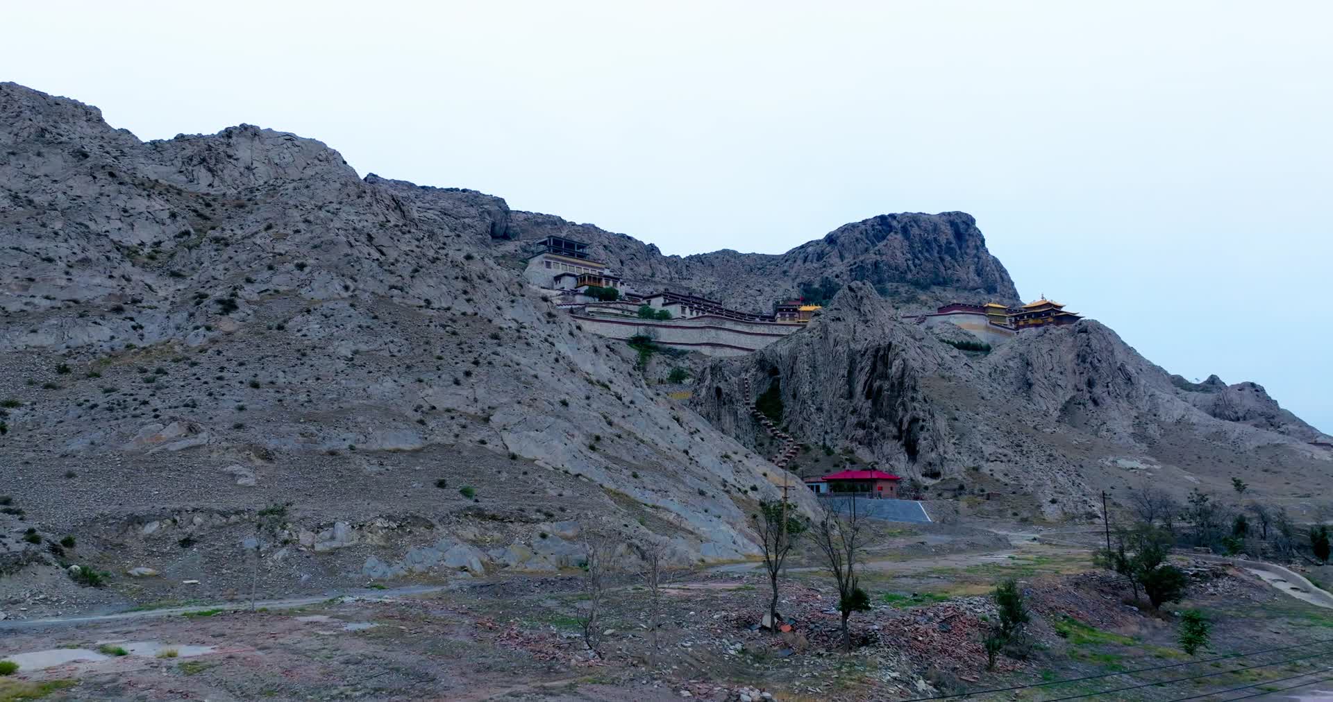 内蒙古乌海市海南区满巴拉僧庙视频的预览图