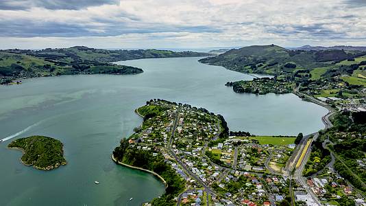 4K延时新西兰达尼丁城市风光视频的预览图