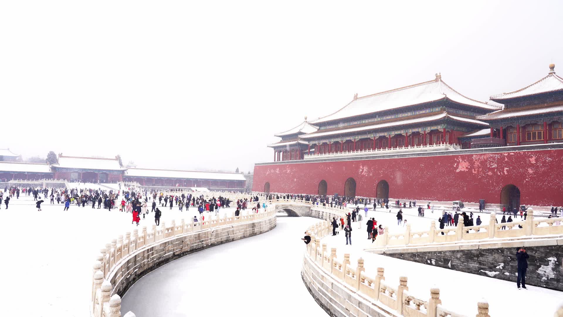 北京故宫博物院紫禁城冬季下雪美景视频的预览图