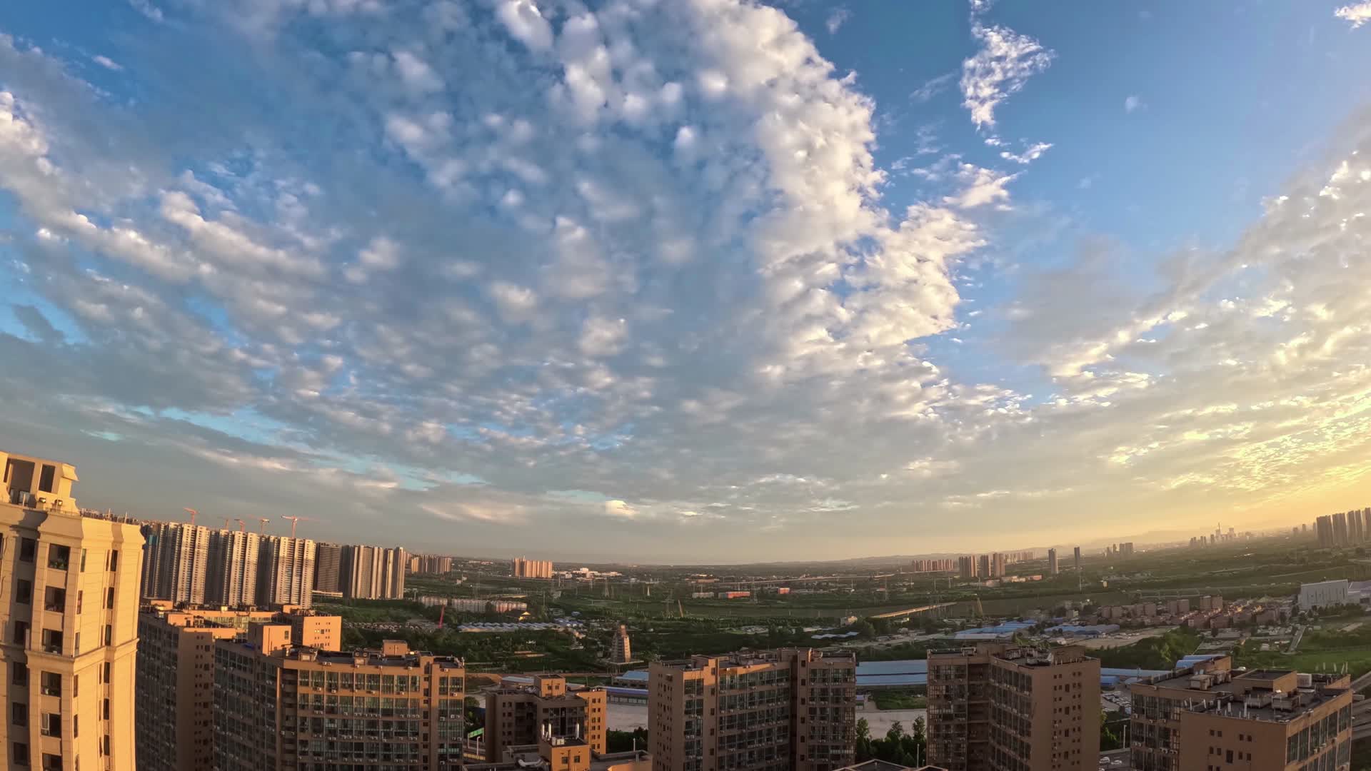 城市风景天空延时摄影视频的预览图