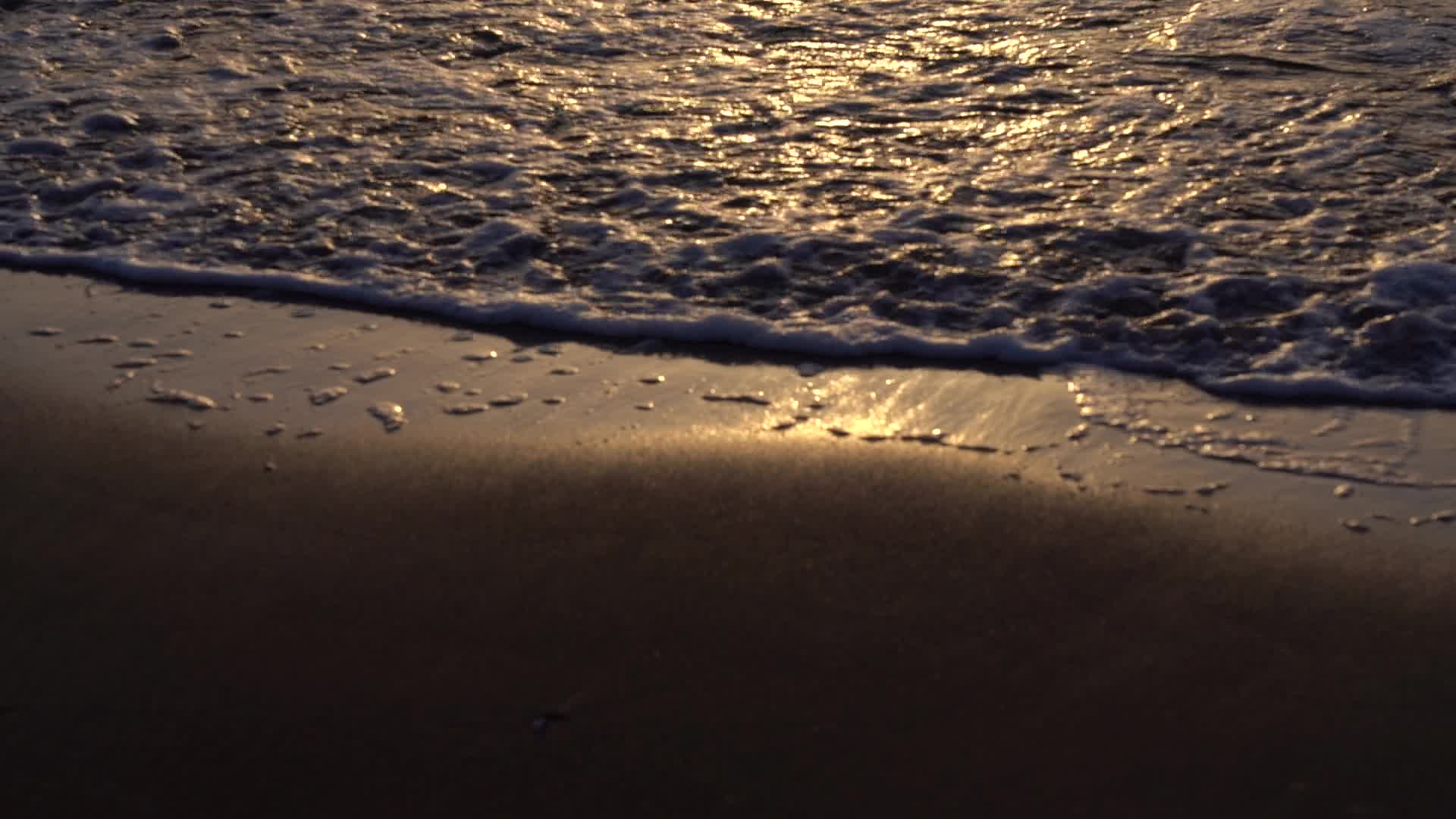 阿那亚日出海浪海边度假河北省秦皇岛市北戴河区风光视频的预览图