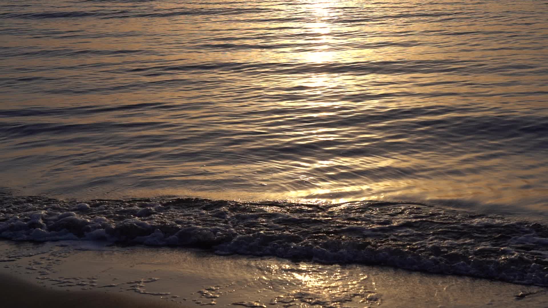 阿那亚日出海浪海边度假河北省秦皇岛市北戴河区风光视频的预览图