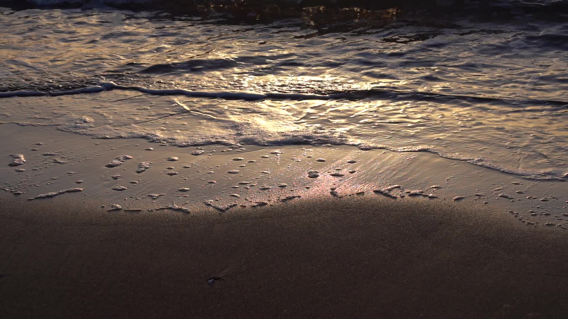 阿那亚日出海浪海边度假河北省秦皇岛市北戴河区自然风光视频的预览图