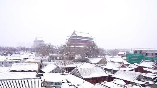 北京冬日大雪中的鼓楼街道实时视频的预览图